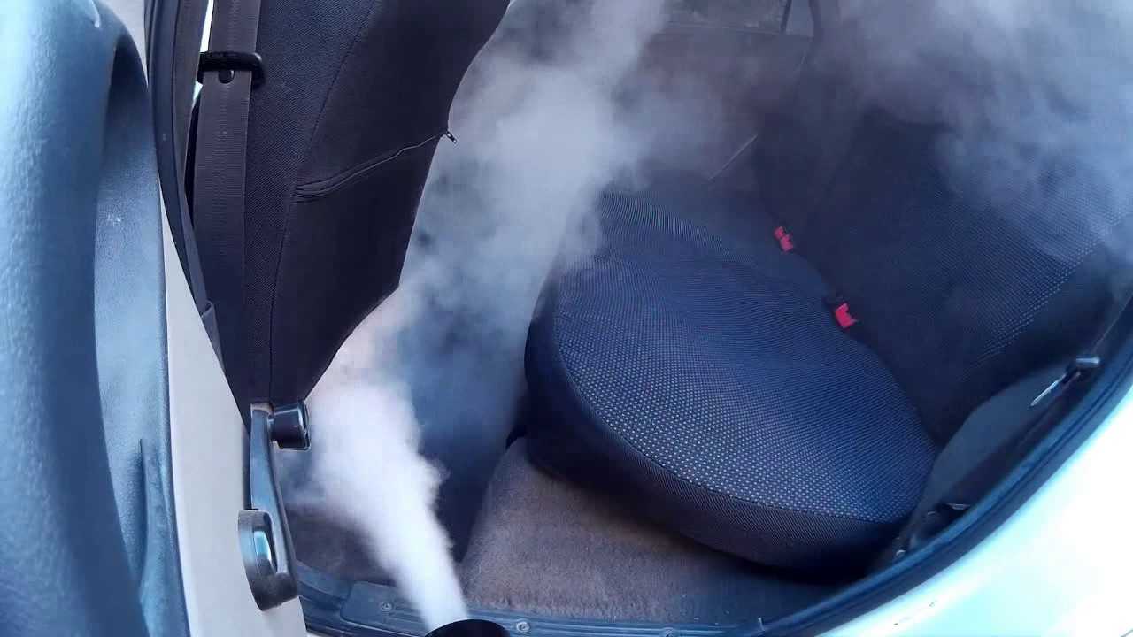 Газы имеющий неприятный запах. Неприятный запах в машине. Дым в салоне авто. Плесень в салоне авто. Избавляемся от влаги в автомобиле.